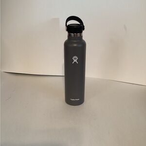 Hydro Flask Gray Water Bottle 24 oz